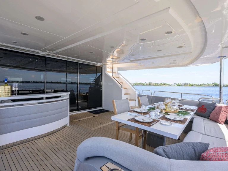Alquiler de Princess, UK SPECTRE en Florida