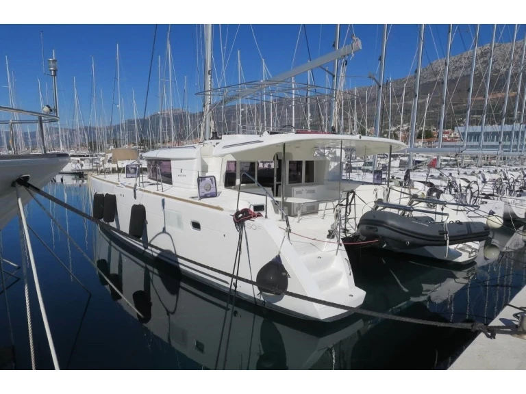 Alquiler Catamarán Lagoon con o sin  título de navegación