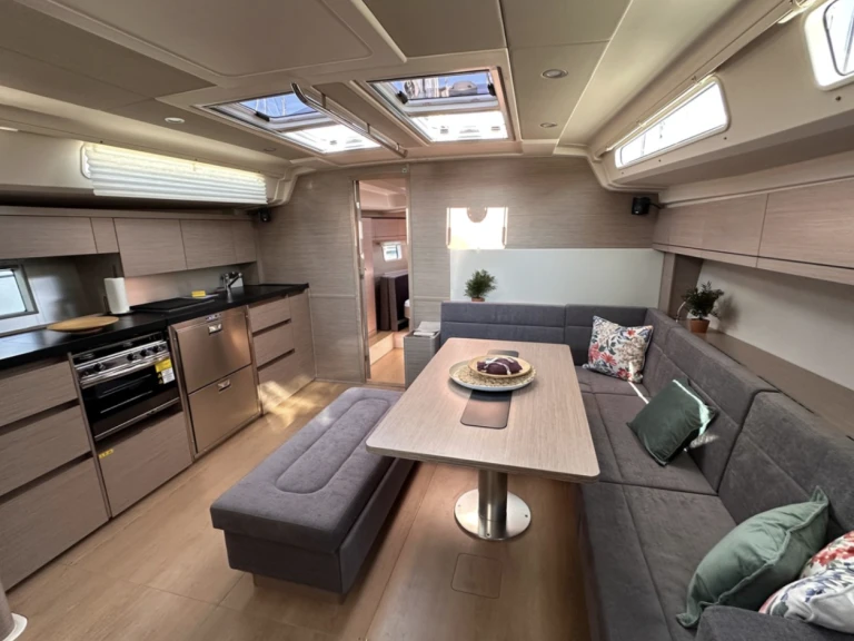 Hanse Hanse 508 - 3 + 1 cab. de alquiler a Seget Donji