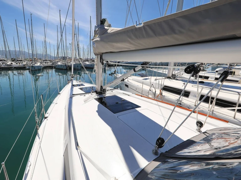 Alquiler de embarcaciones Hanse Hanse 388 enŠibenik en Samboat