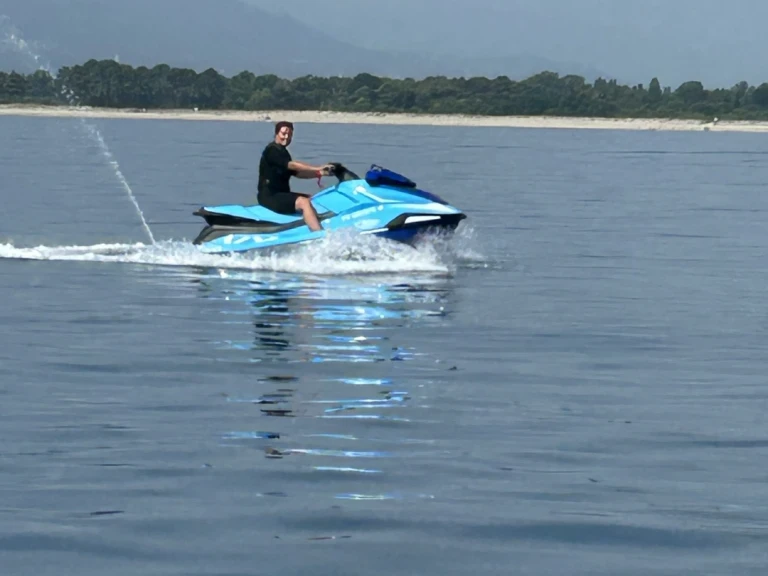 Yamaha VX DeLuxe de alquiler a Saint-Cyprien