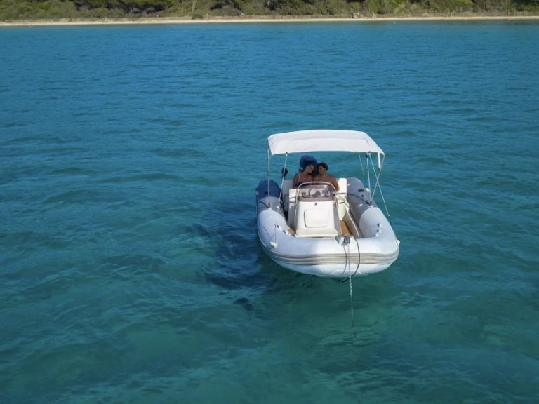 Alquiler de Zodiac Medline 580 Limited Edition en Hyères