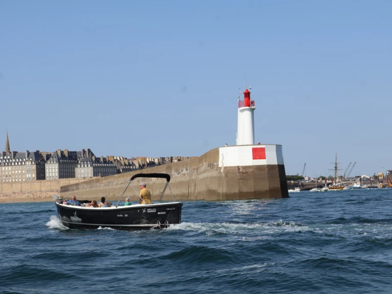 Alquiler de Maxima 750 flying lounge en Dinard