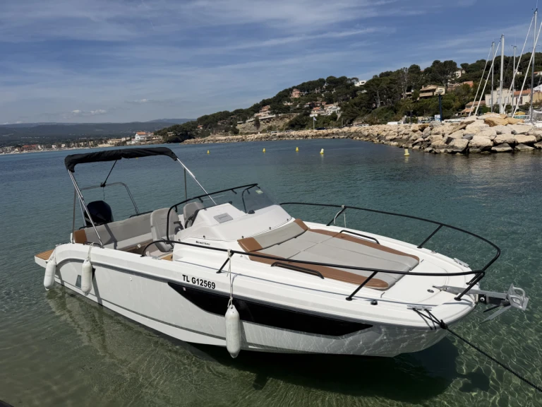 Bénéteau Flyer 8 SUNdeck de alquiler a La Madrague