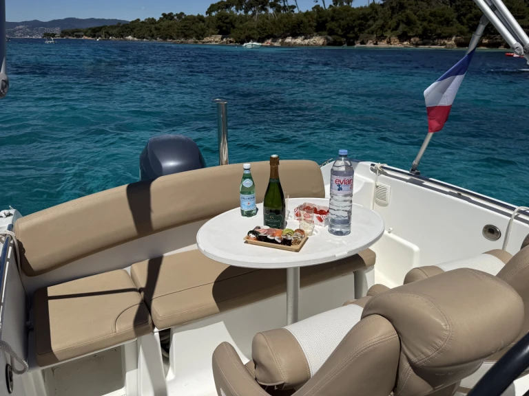 Alquiler de barcos Cannes barato de CAP CAMARAT 6,5 CC Style