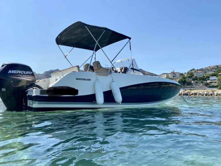 Quicksilver Activ 605 Open de alquiler a L'Estaque