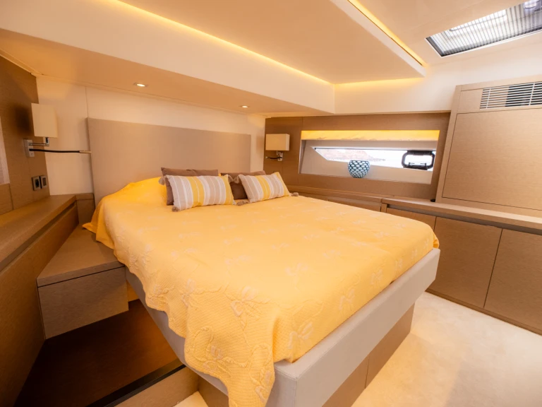 Alquiler Yate de lujo Prestige Yachts con o sin  título de navegación