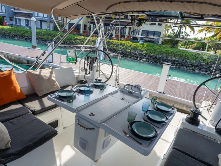 Alquiler de embarcaciones Jeanneau Sun Odyssey 490 enMalé en Samboat