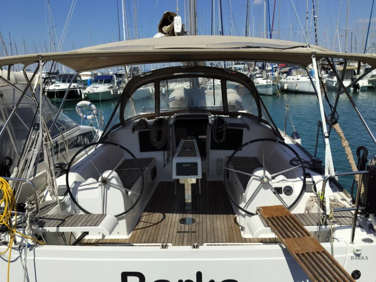 Velero para alquilar Izola al mejor precio