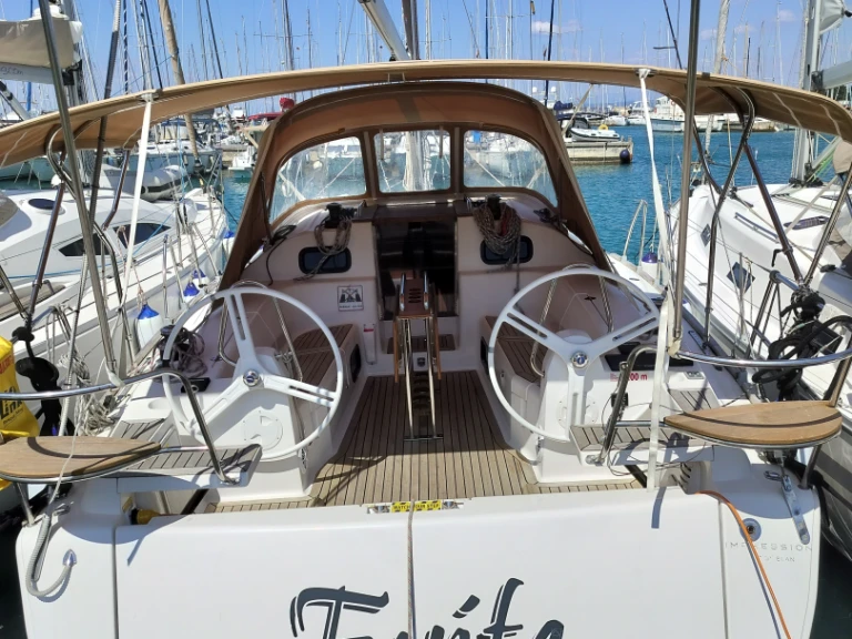 Velero para alquilar Izola al mejor precio