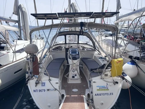 Alquiler de Bavaria Bavaria 38 Cruiser en Lávrio