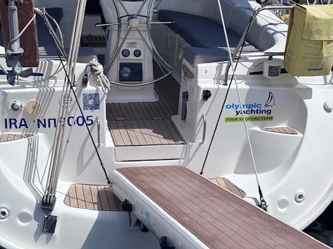 Alquiler Velero en Lávrio - Bavaria Bavaria 39 Cruiser