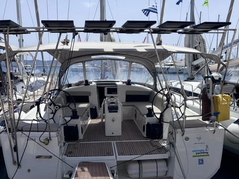 Jeanneau Sun Odyssey 490 de alquiler a Lávrio