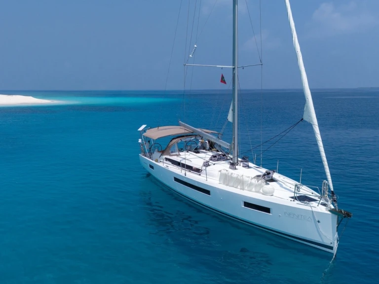 Velero para alquilar Malé al mejor precio