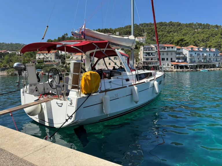 Bénéteau Oceanis 35 de alquiler a Split