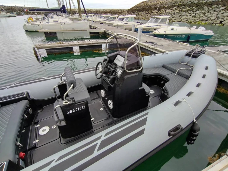Alquiler de  3D TENDER - DREAM 6.55 en Saint-Quay-Portrieux