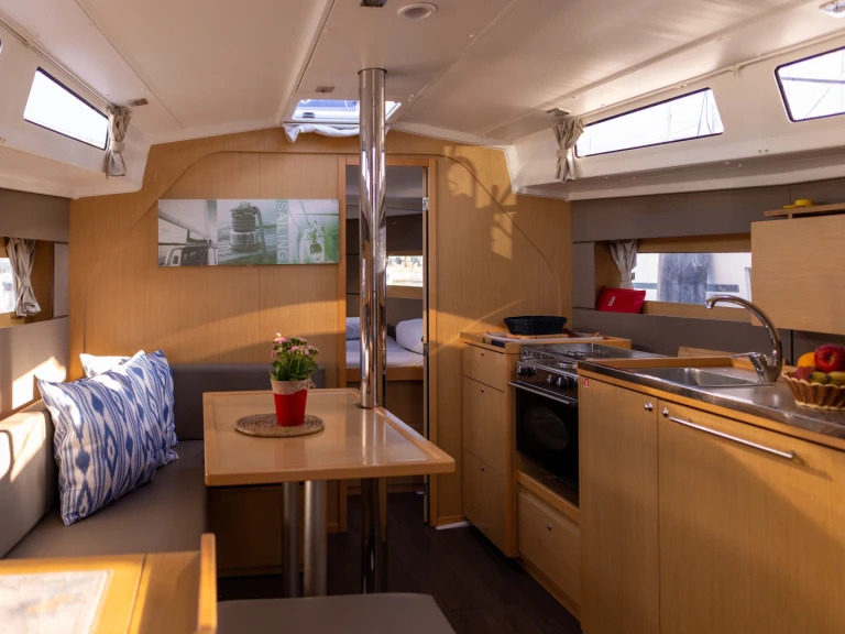 Alquiler Port de Pollença - Bénéteau Oceanis 38 en SamBoat