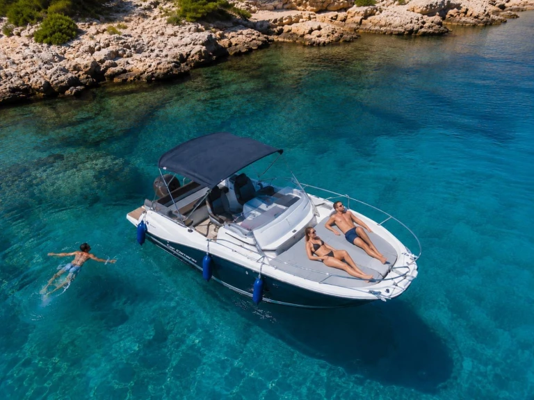 Alquiler de Jeanneau Cap Camarat 6.5 WA Serie 3 en Saint-Laurent-du-Var