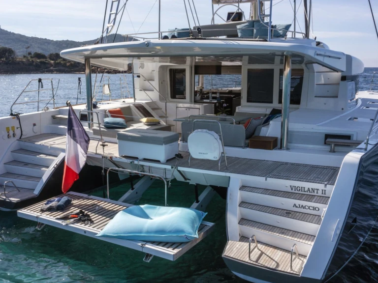 Alquiler Catamarán Lagoon con o sin  título de navegación