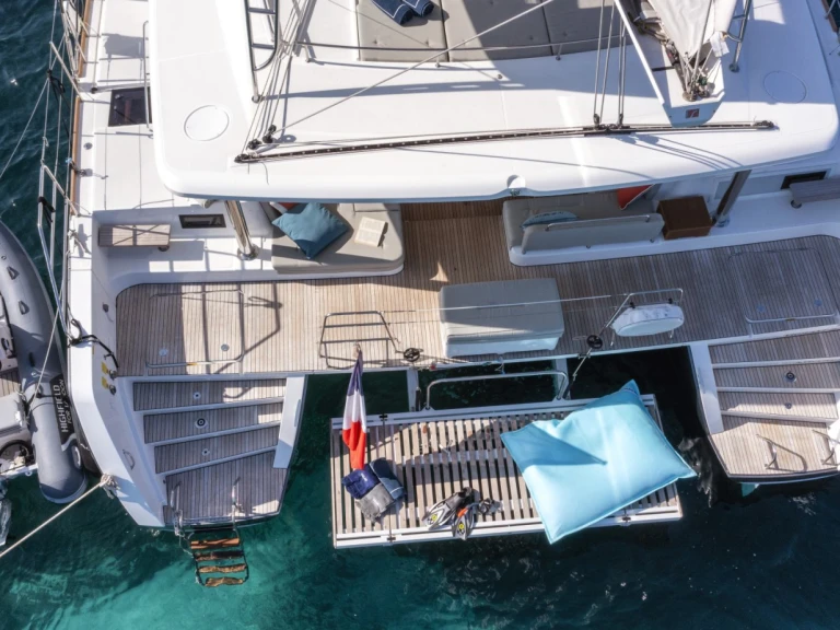 Catamarán para alquilar Olbia Port al mejor precio