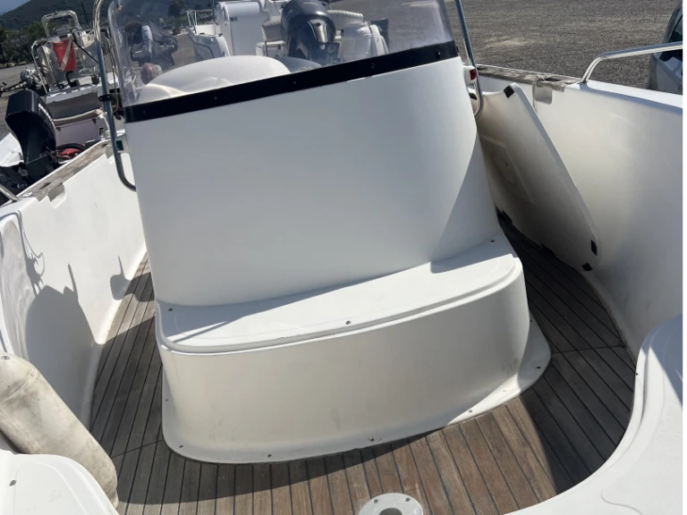 Alquiler de Pacific Craft Pacific Craft 550 Open en Saint-Florent