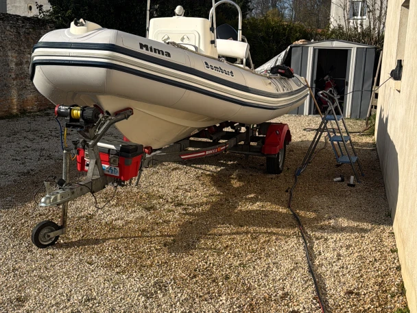Bombard Explorer 500 SB de alquiler a Beaune
