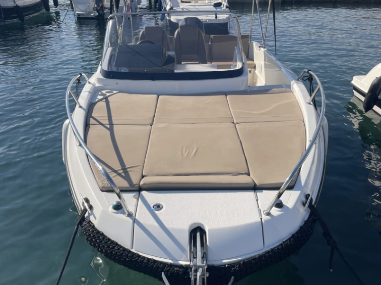 Alquiler de barcos Rab barato de Activ 675 Sundeck