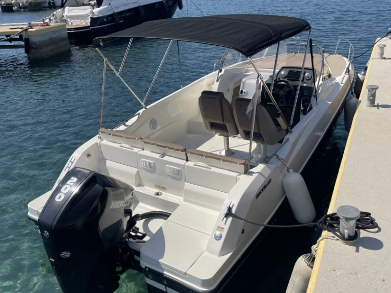 Alquiler Lancha en Rab - Quicksilver Activ 675 Sundeck