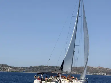 Alquiler Velero Jeanneau con o sin  título de navegación