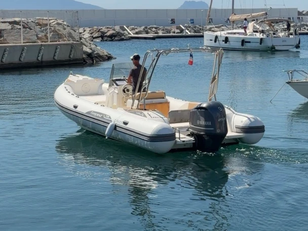 Neumática para alquilar Port Fréjus al mejor precio