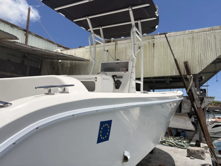 Forboat 23' de alquiler a Pointe-à-Pitre