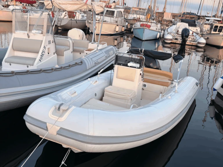 Alquiler de embarcaciones Bsc Classic  enCagliari en Samboat