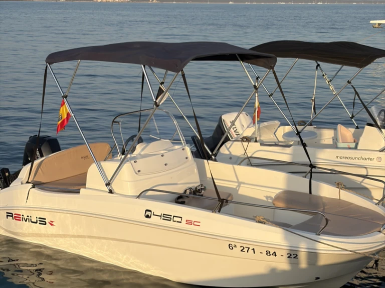 Alquiler de Remus Remus 450 open en s'Estanyol de Migjorn