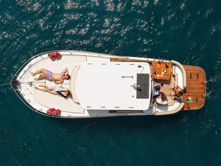 Alquiler Lancha en Nápoles - Cantieri tirrenia Viveur 28 cabin
