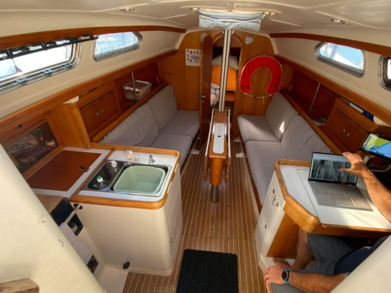 Velero para alquilar Gruissan al mejor precio