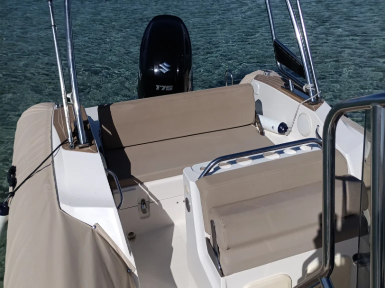 Capelli Tempest 700 de alquiler a Marina Formentera