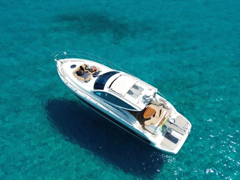 Alquiler de embarcaciones Cranchi Cranchi Mediterranee 43 HT enVlychada en Samboat