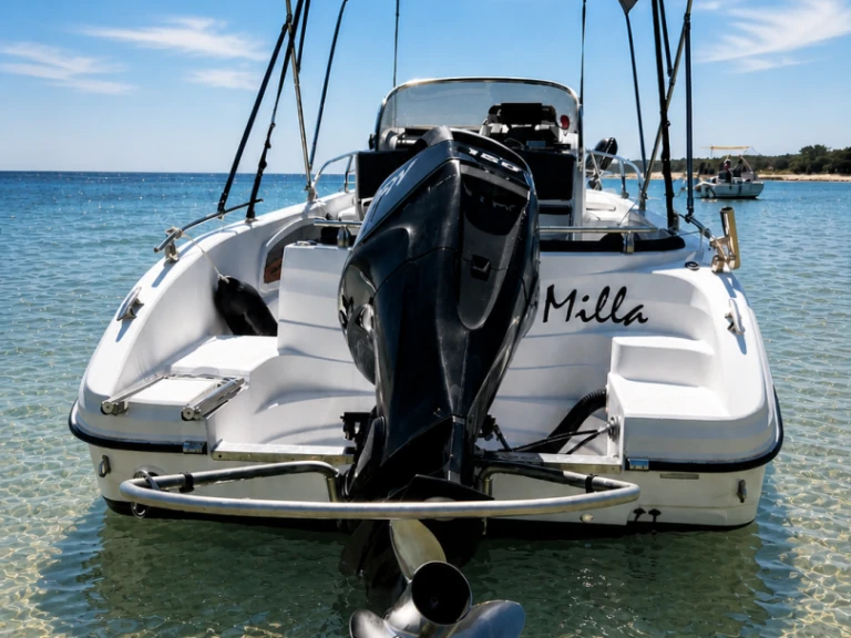 Alquiler de Ranieri Shadow 22 S en Port-Camargue