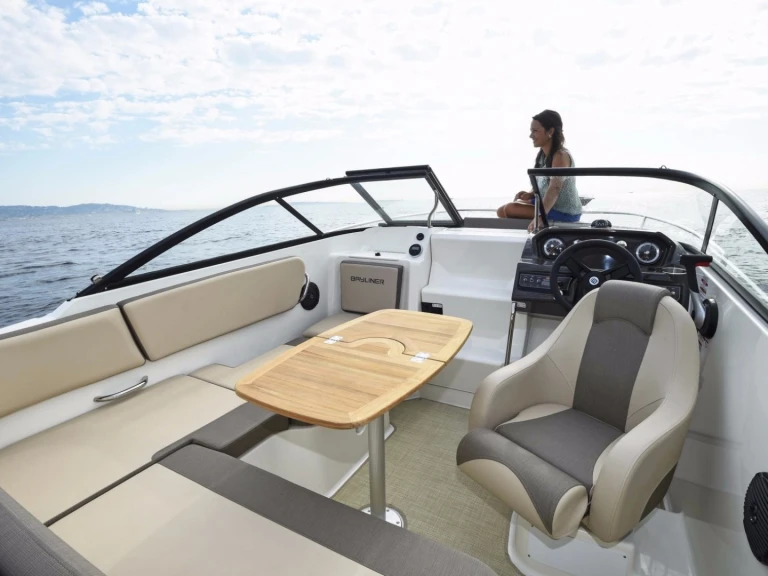 Alquiler de Bayliner VR6 en Marsella