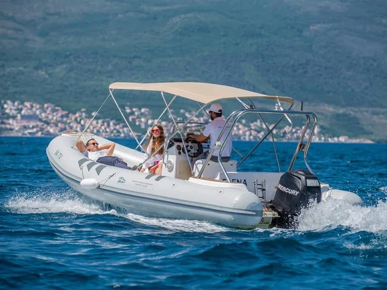 Alquiler de Stingray-Boats Stingray Predator 640 en Tivat