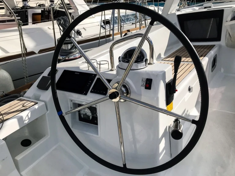 Bénéteau Oceanis 45 de alquiler a Mrčevac