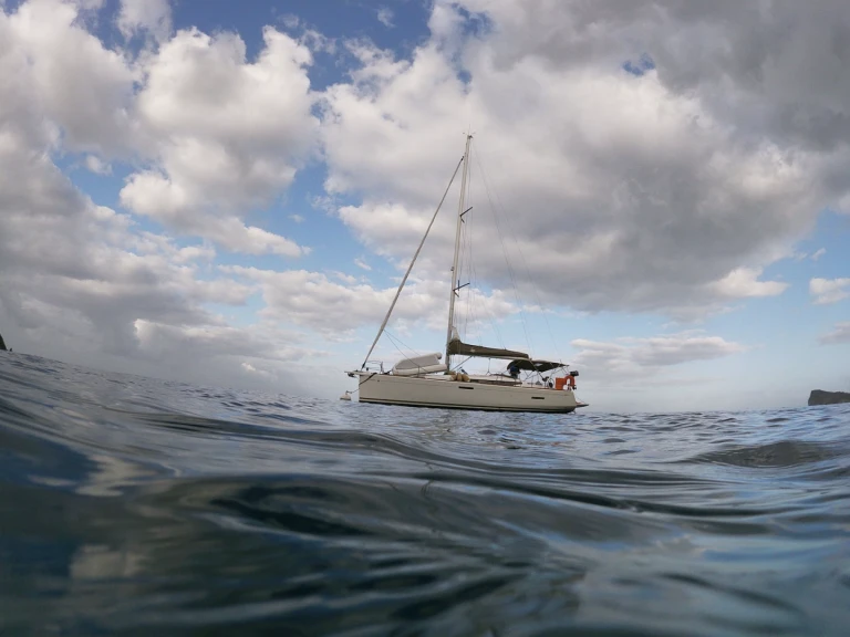 Jeanneau Jeanneau Sun Odyssey 389 de alquiler a Le Marin