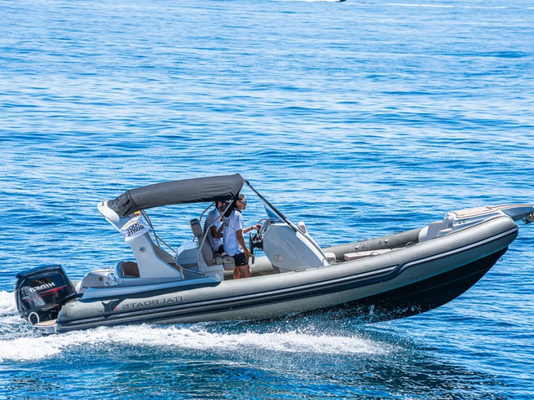 Alquiler Neumática Italboats con o sin  título de navegación