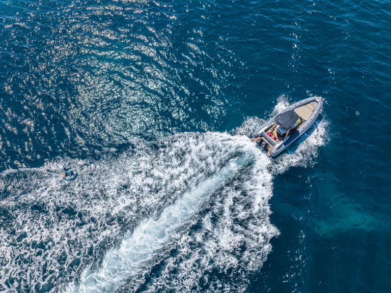 Alquiler de embarcaciones Italboats Stingher 28GT Lux enAltea en Samboat