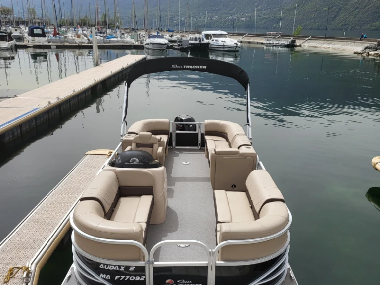 Alquiler de Lancha, con o sin patrón Tracker Marine LLC Aix-les-Bains