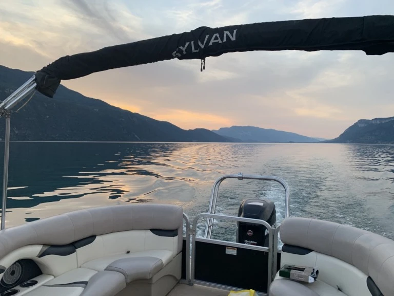 Smoker Craft Inc Sylvan Mirage Cruise de alquiler a Aix-les-Bains
