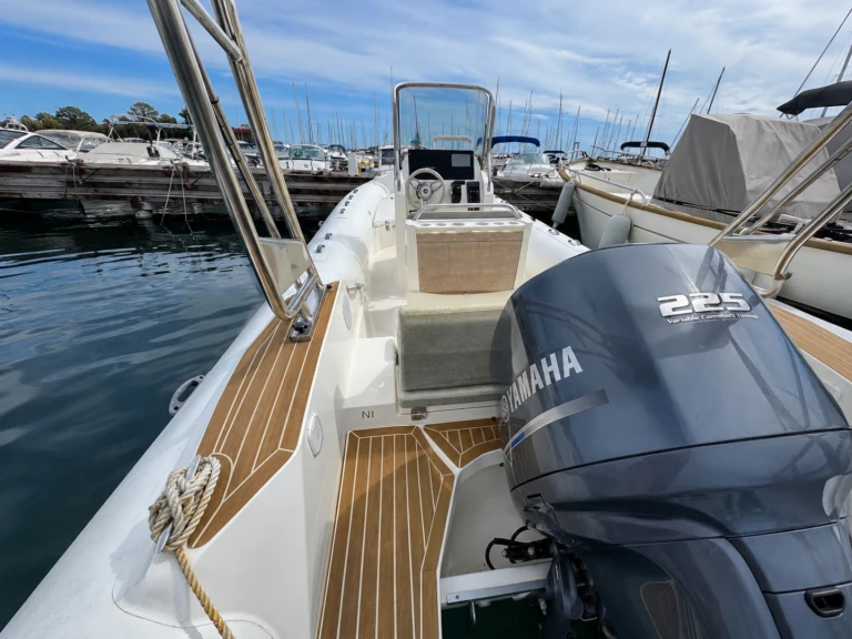 Capelli Tempest 700 de alquiler a Saint-Raphaël