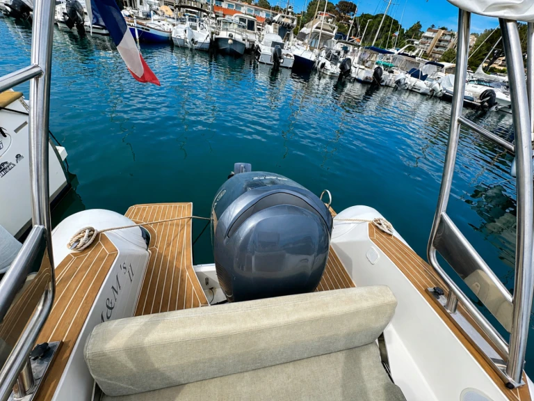 Alquiler de barcos Saint-Raphaël barato de Tempest 700