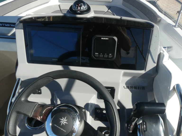 Alquiler de barcos Porto-Vecchio barato de Cap Camarat 6.5 CC Serie 3