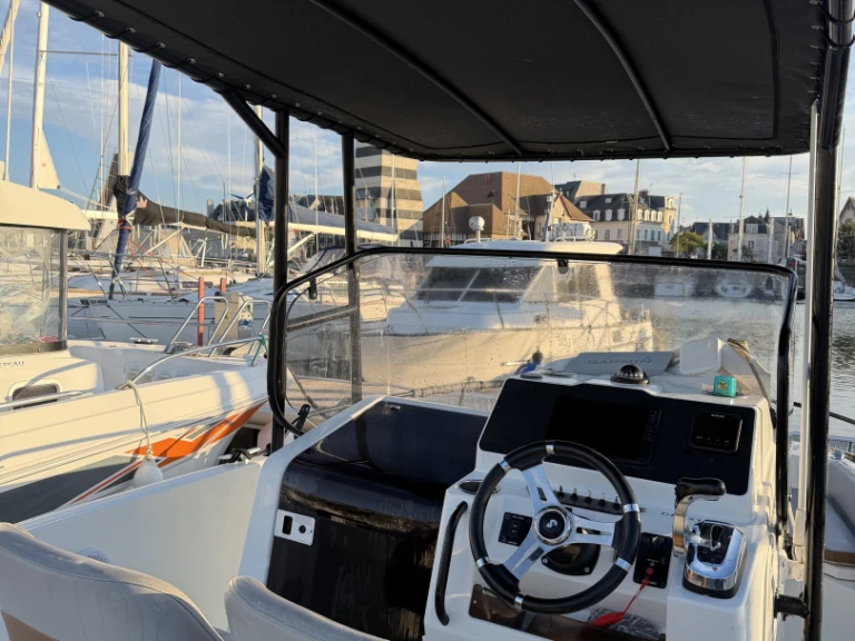 Alquiler de Lancha, con o sin patrón Bénéteau Deauville
